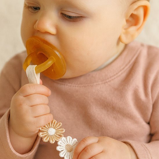 Attache Tétine Fleurs Brodées | Style Tendance Beige & Blanc | 0-36 mois - Bébé Bambin
