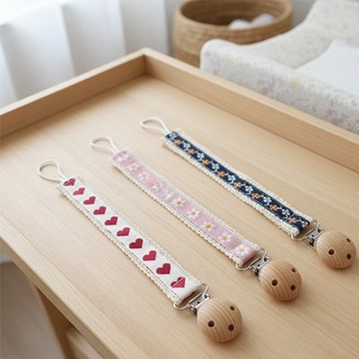 Attache Tétine Clip Métal & Embout Bois | Design Scandinave | 0-36 mois - Bébé Bambin
